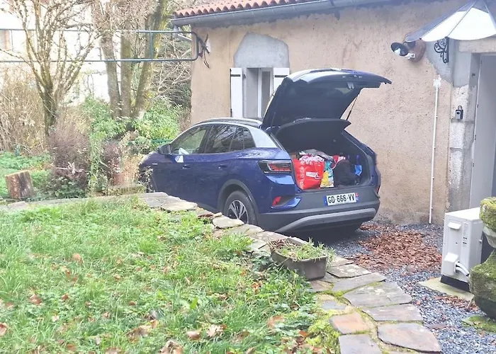 Maison Au Calme Avec Jardin Et Parking Prive